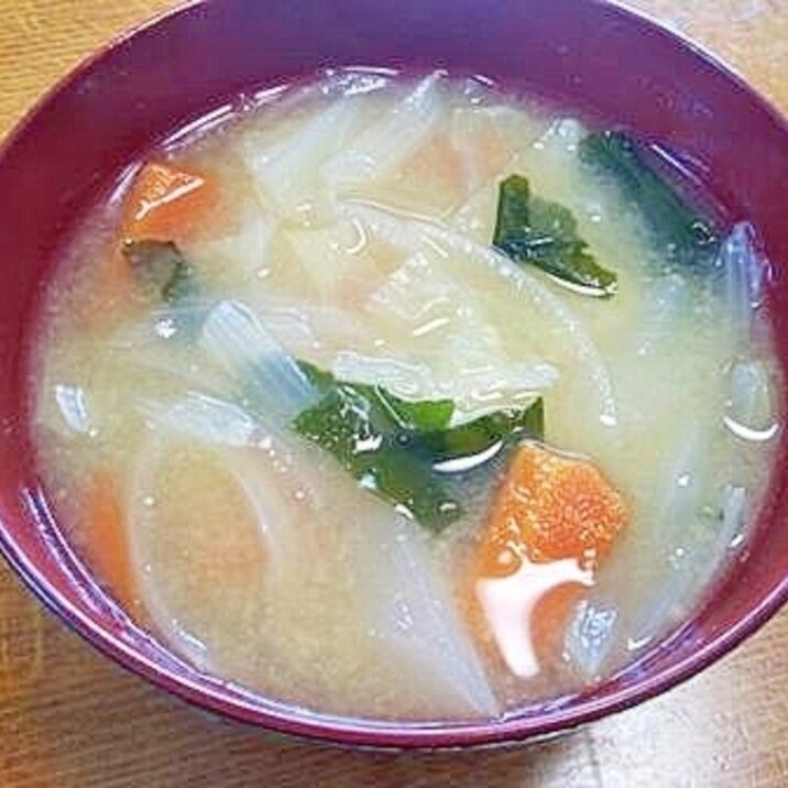 キャベツ にんじん入り 具沢山みそ汁 2人分